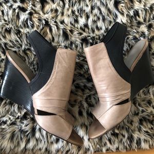 Vince Camino sling bag wedge